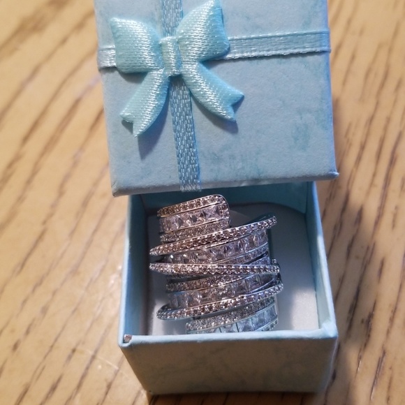 💎❤ONLY 1 LEFT! Elegant Spiral Design. - Picture 4 of 7